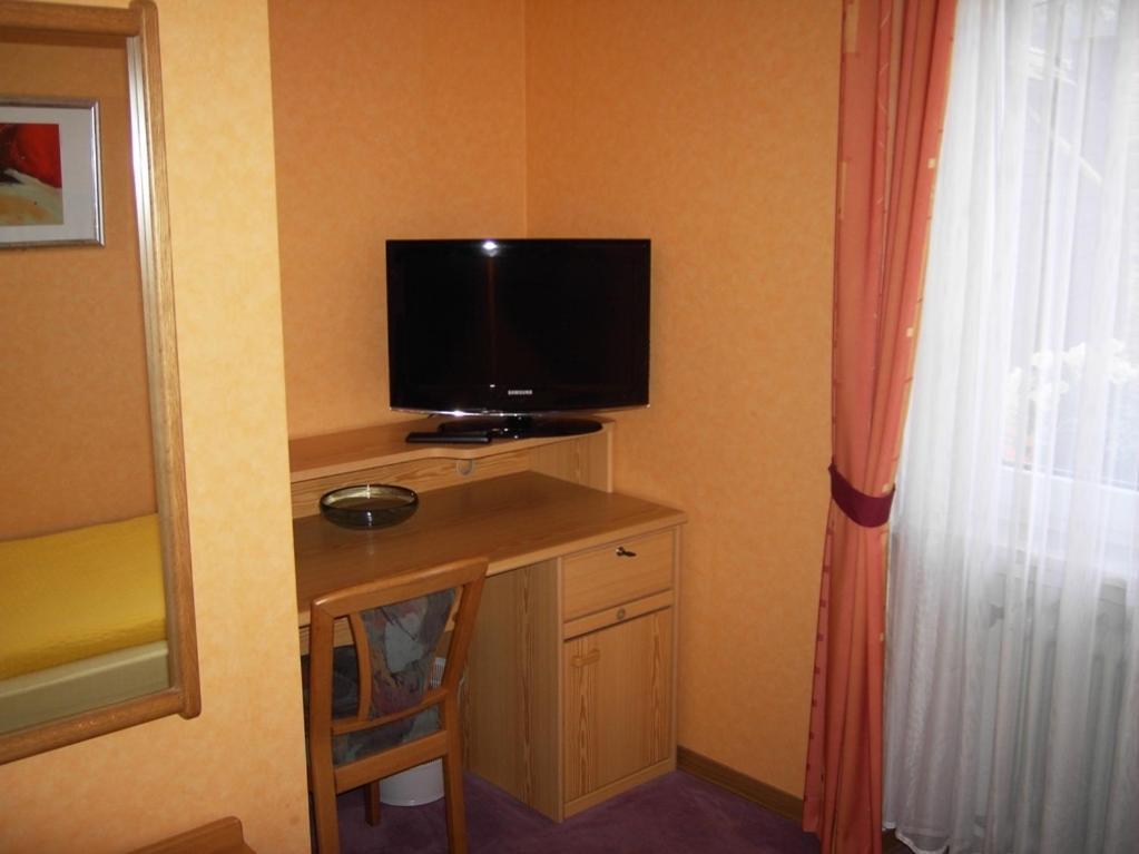 Weinstube Pension Moselbluemchen Целтинген-Рахтиг Екстериор снимка