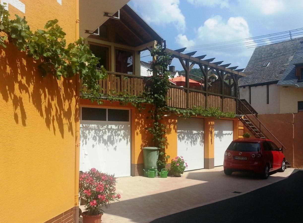 Weinstube Pension Moselbluemchen Целтинген-Рахтиг Екстериор снимка